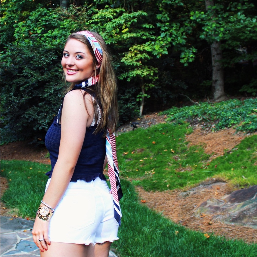 Meet your Posher, Lauren